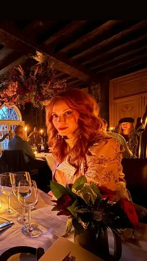 Christina Hendricks OnlyFans Leaked Free Thumbnail Picture - #UGlDItaFUF