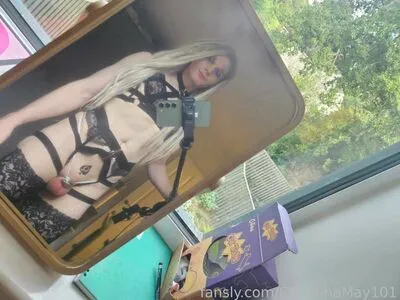 Christina May OnlyFans Leaked Free Thumbnail Picture - #5lu96sgTE3