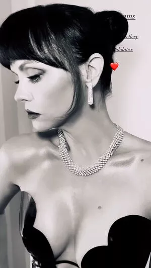 Christina Ricci OnlyFans Leaked Free Thumbnail Picture - #iWbsFoOX3X