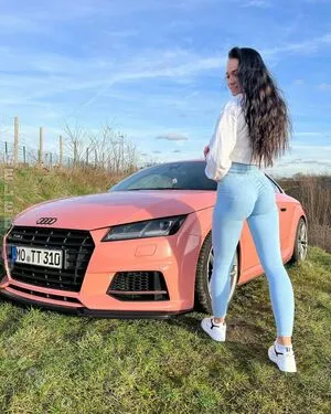 Christina Winkler OnlyFans Leaked Free Thumbnail Picture - #8Fi2ue022B