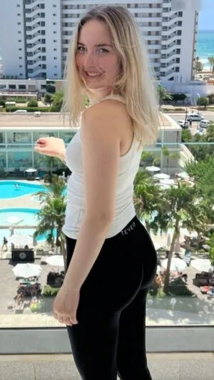 Christinexxe OnlyFans Leaked Free Thumbnail Picture - #RRLWCaHExC