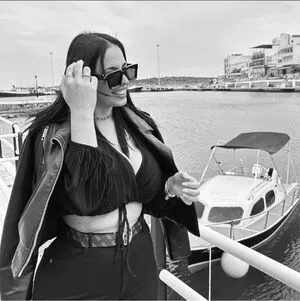 Chrysanthie OnlyFans Leaked Free Thumbnail Picture - #5xROqBmDpi