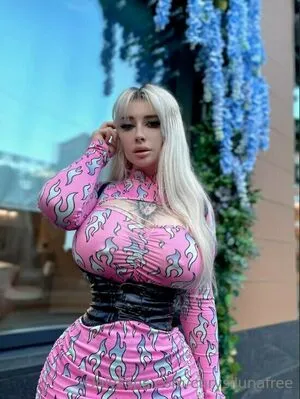 Chrysilunafree OnlyFans Leaked Free Thumbnail Picture - #HFH1UgJ7U4