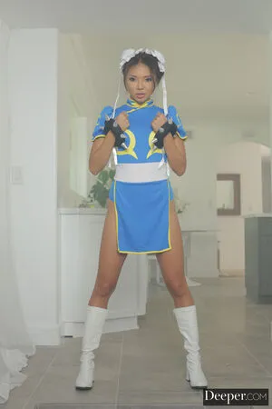 Chun Li Cosplay OnlyFans Leaked Free Thumbnail Picture - #BkvtoKU60S