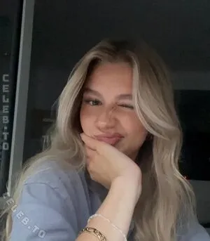 Ciarasophie OnlyFans Leaked Free Thumbnail Picture - #UC2ZCu4pIN