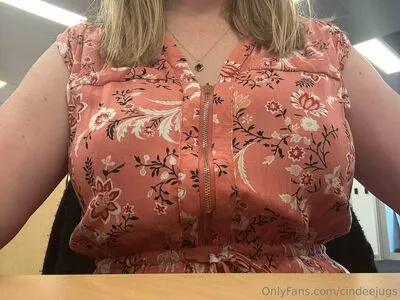 Cindeejugs OnlyFans Leaked Free Thumbnail Picture - #goHVDmWP4k