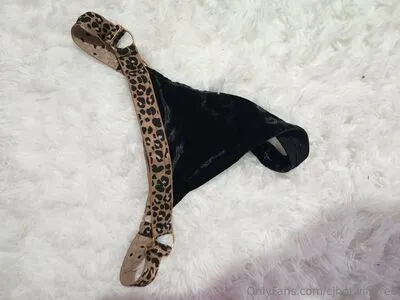 Cjhotwifefree OnlyFans Leaked Free Thumbnail Picture - #8XQTtUQs4y