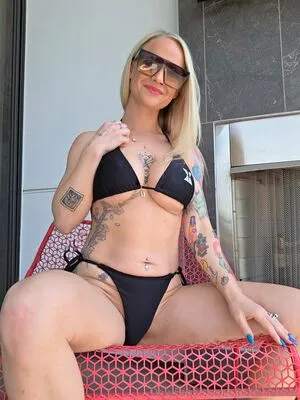 Cjhotwifefree OnlyFans Leaked Free Thumbnail Picture - #TABdxwBELp