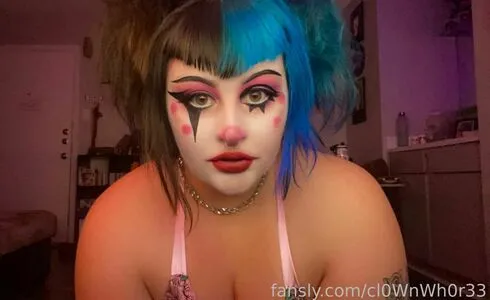Cl0wnwh0r33 OnlyFans Leaked Free Thumbnail Picture - #4VrOnLd3d2