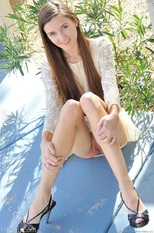 Claire Evans OnlyFans Leaked Free Thumbnail Picture - #6xM7ZtLhBn