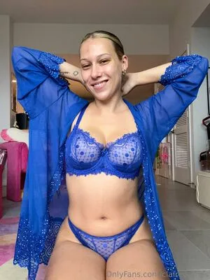 Claire Grimes OnlyFans Leaked Free Thumbnail Picture - #ECXKFSVKaZ