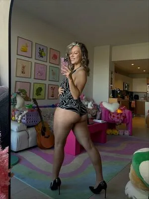 Claire Grimes OnlyFans Leaked Free Thumbnail Picture - #Ei8NTnAKEr