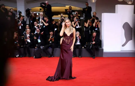 Claire Holt OnlyFans Leaked Free Thumbnail Picture - #bGn7G8hlik