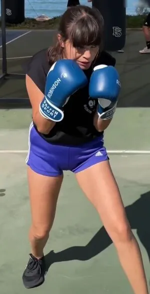 Claire Oelkers OnlyFans Leaked Free Thumbnail Picture - #aA0a7rAUKS