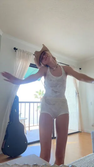 Claire Rosinkranz OnlyFans Leaked Free Thumbnail Picture - #8OCPJlzskz