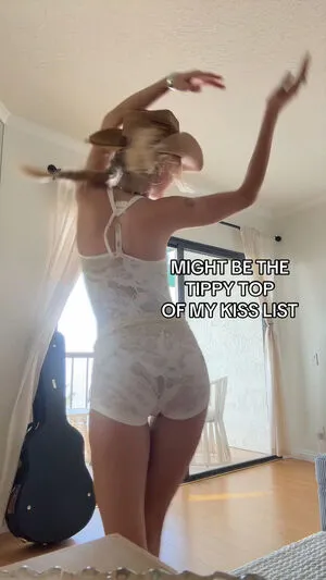 Claire Rosinkranz OnlyFans Leaked Free Thumbnail Picture - #Vex33bhB4X