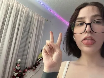 Clairebozo OnlyFans Leaked Free Thumbnail Picture - #4a8fqjXQi4