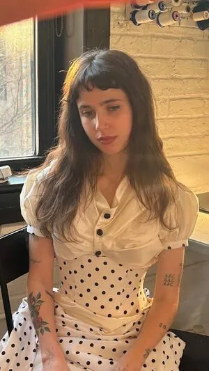 Clairo OnlyFans Leaked Free Thumbnail Picture - #3KlJOgecHL