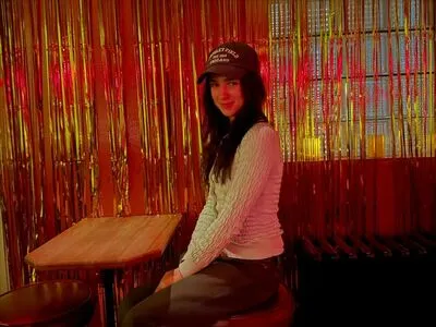 Clairo OnlyFans Leaked Free Thumbnail Picture - #D0LfLnxyv0