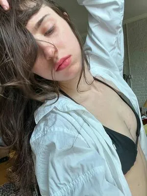 Clairo OnlyFans Leaked Free Thumbnail Picture - #F3zsvh4Ez2