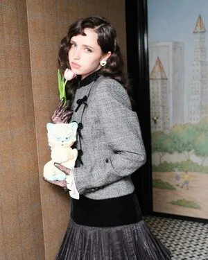 Clairo OnlyFans Leaked Free Thumbnail Picture - #IYB1dH1G0B