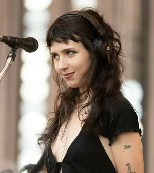 Clairo OnlyFans Leaked Free Thumbnail Picture - #ImjdjY5bua