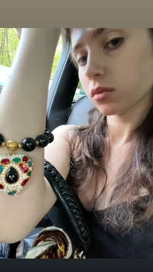 Clairo OnlyFans Leaked Free Thumbnail Picture - #JzvUrke2oc