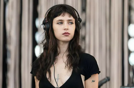 Clairo OnlyFans Leaked Free Thumbnail Picture - #Qfmw6IJ63p