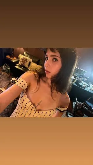 Clairo OnlyFans Leaked Free Thumbnail Picture - #X0U51VbsCD