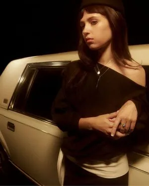 Clairo OnlyFans Leaked Free Thumbnail Picture - #XUbEVg0pkw