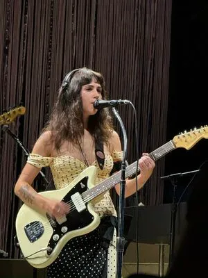 Clairo OnlyFans Leaked Free Thumbnail Picture - #Yh0BHLHswt