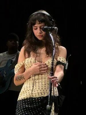 Clairo OnlyFans Leaked Free Thumbnail Picture - #bSlajy4ybp