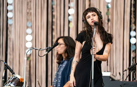 Clairo OnlyFans Leaked Free Thumbnail Picture - #bvY2HScaSb