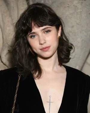 Clairo OnlyFans Leaked Free Thumbnail Picture - #c3m0rqoUic