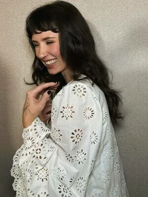 Clairo OnlyFans Leaked Free Thumbnail Picture - #fzdRZ7DspY