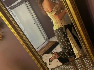 Clairo OnlyFans Leaked Free Thumbnail Picture - #gEP8PSK77O