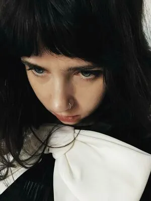 Clairo OnlyFans Leaked Free Thumbnail Picture - #kANUfE4Rap