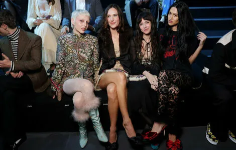 Clairo OnlyFans Leaked Free Thumbnail Picture - #lWTLrl0vVb