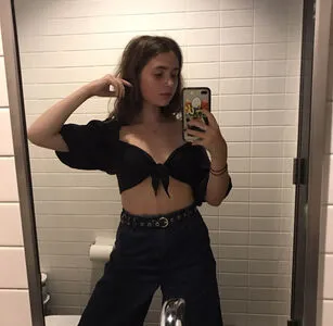 Clairo OnlyFans Leaked Free Thumbnail Picture - #nLc1n3d8aO