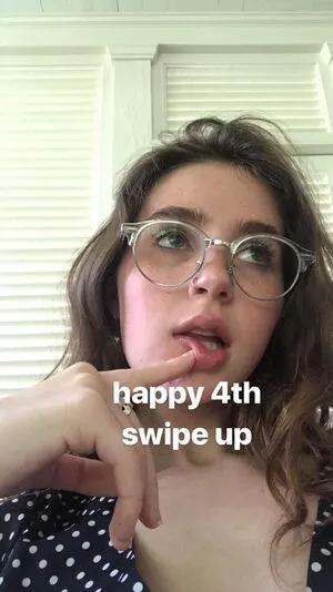 Clairo OnlyFans Leaked Free Thumbnail Picture - #nT51OnxpUY
