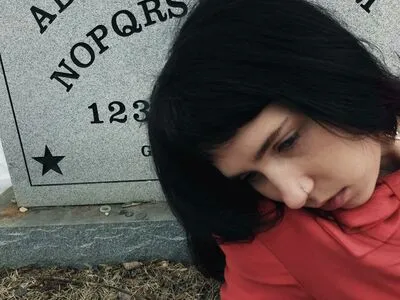 Clairo OnlyFans Leaked Free Thumbnail Picture - #sE6OparcSE