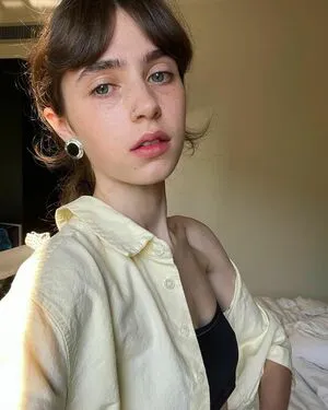 Clairo OnlyFans Leaked Free Thumbnail Picture - #vMkyiuuLdY
