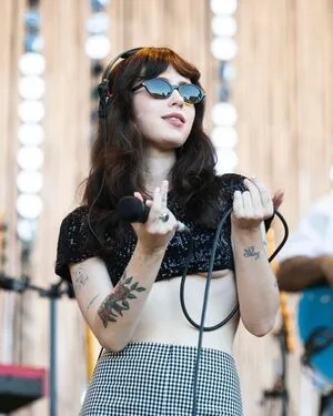 Clairo OnlyFans Leaked Free Thumbnail Picture - #yy2dPiSwoV