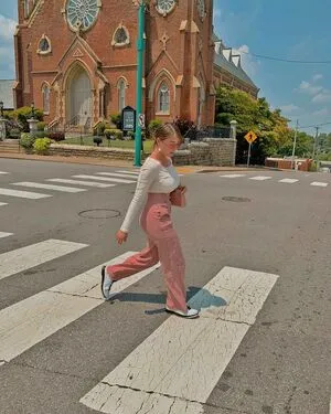 Clara Ellis OnlyFans Leaked Free Thumbnail Picture - #yLizbakRJC