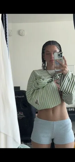 Clara West OnlyFans Leaked Free Thumbnail Picture - #XVUDGQmRc1