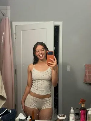 Clara West OnlyFans Leaked Free Thumbnail Picture - #hcSyk5SunE