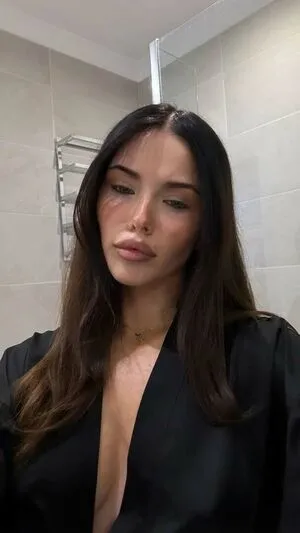 Clarissa Bea OnlyFans Leaked Free Thumbnail Picture - #0x1WgKivOf