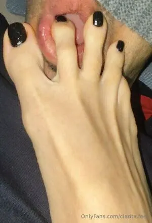 Clarita Feet OnlyFans Leaked Free Thumbnail Picture - #EHcnZX2x70