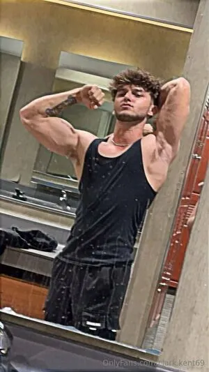 Clark Kent69 OnlyFans Leaked Free Thumbnail Picture - #hfhBiDTJN0