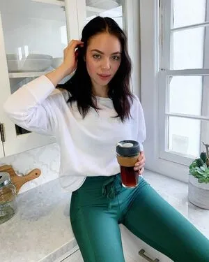 Claudia Sulewski OnlyFans Leaked Free Thumbnail Picture - #Hh2KBwhXIW